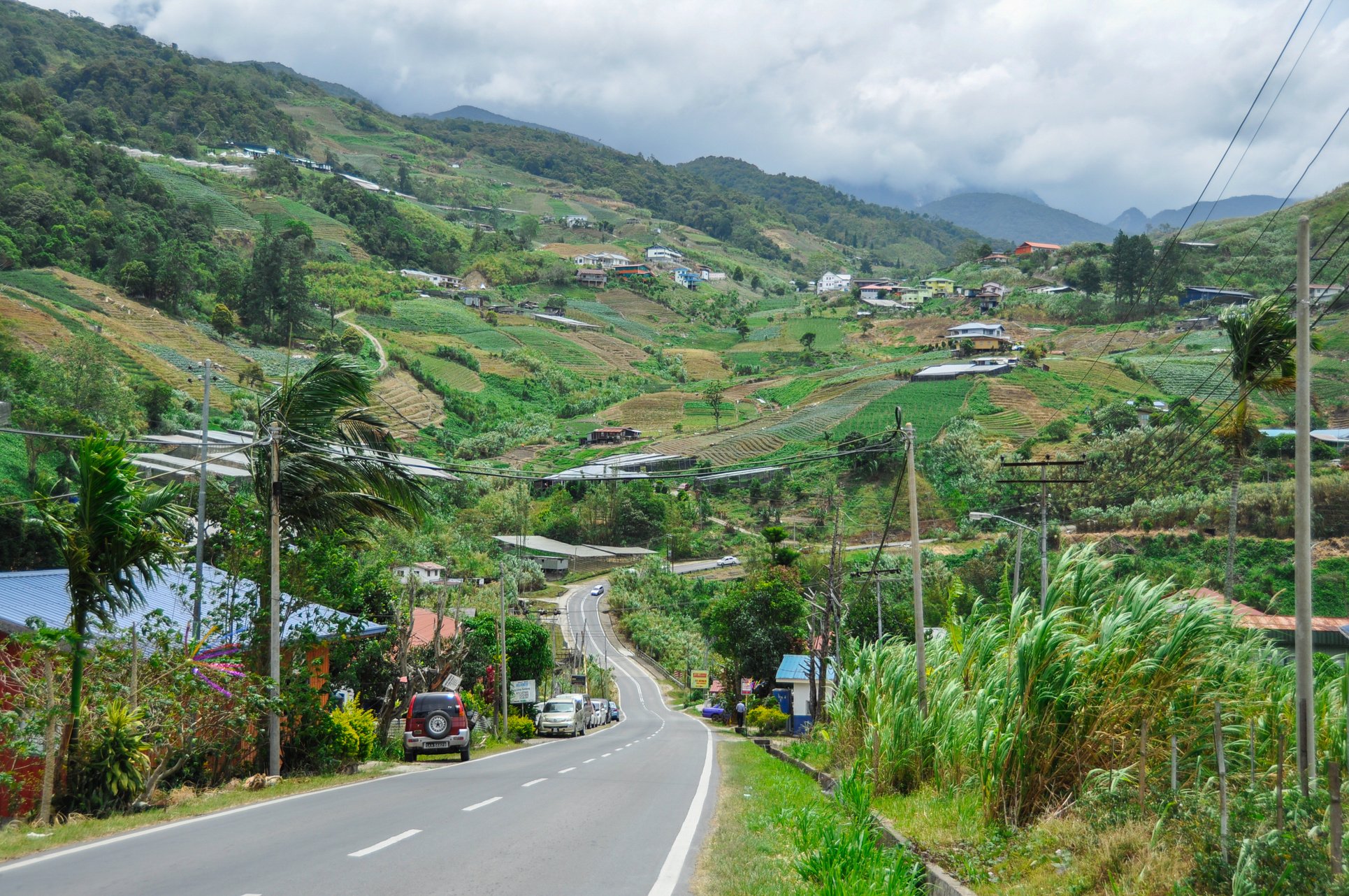 Road through the mountains in Kundasang (Malaysia)